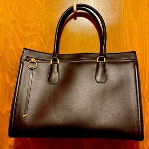 NWOT Black/Gold Purse With 3 Storage Features Inside, 1 Outside